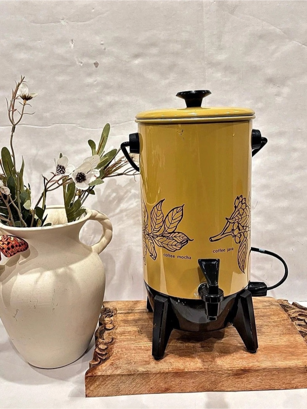 Vintage Harvest Gold Electric Coffee Urn Percolator
Mirro-Matic